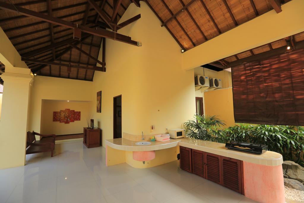 Putri Bali Villa Seminyak Esterno foto