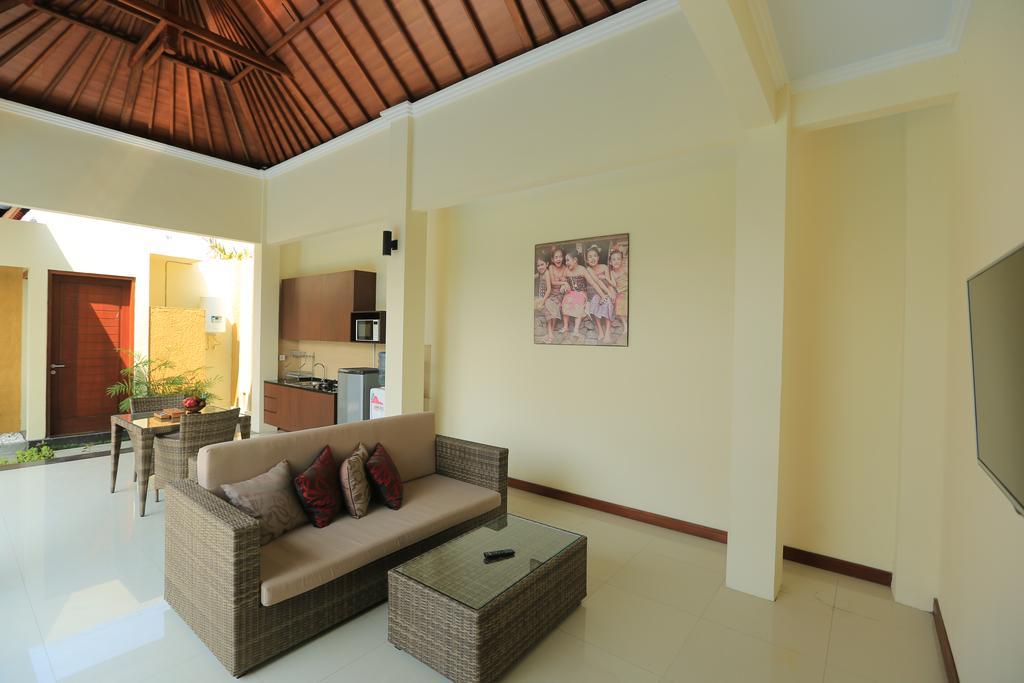 Putri Bali Villa Seminyak Esterno foto