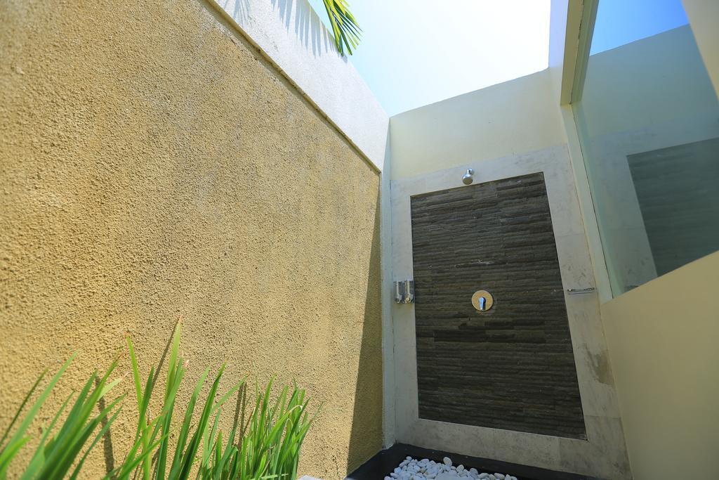 Putri Bali Villa Seminyak Esterno foto