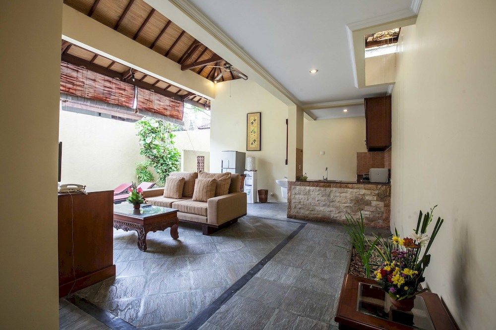 Putri Bali Villa Seminyak Esterno foto